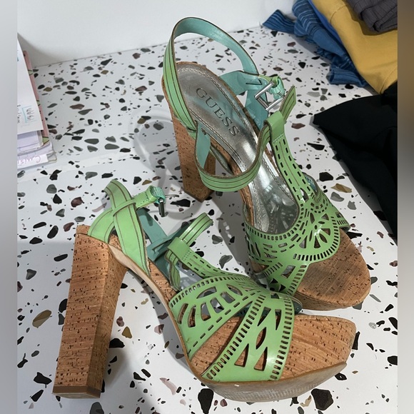 Guess - Picture 2 of 6